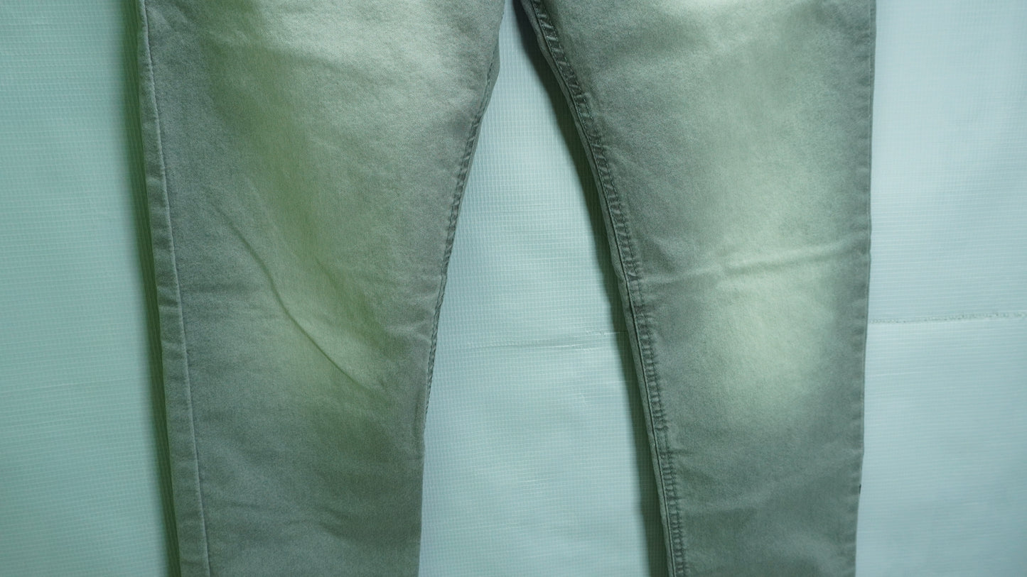 Pantalon de mezclilla gris claro